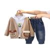 Traje para niños Otoño 2025 Nuevo Primavera y Otoño Ropa de bebé estilo occidental Ropa casual Conjunto de tres piezas Cabello a la moda