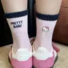Meias Gato Kt Estilo Coreano para Mulheres, Meias de Cano Médio com Bloqueio de Cor Gato Letra em Poliéster-Algodão de Desenho Animado Japonês, Meias Folgadas Doces de Nicho