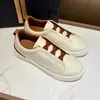 Novo Jania Comércio Exterior Sapatos Masculinos Europeus Couro Casual High-end Tênis Board Soltos Brancos Slip-on Preguiçoso