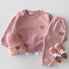 Conjunto de Moletom de Lã para Meninos e Meninas 2026 Novo Estilo Calça de Moletom Roupas para Crianças Pequenas Roupas Externas Fofas e Modernas Conjunto Elegante de Duas Peças
