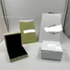 Pendientes de Botón Fendi Versión de Alta Gama Trébol con Diamante Individual y Pétalos, Aguja de Plata Incrustada de 18 Quilates, Versátiles Pendientes Florales de Alta Gama