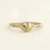 Anillo en Forma de Corazón de Lujo Ligero Transfronterizo Estilo Ins Moda Anillo Retro de Gama Alta Regalo de Nicho para Novia Anillo de Aleación de Zinc