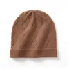 Cachemira Otoño/Invierno 2026 Estilo Nuevo para Mujer de Gama Alta Color Sólido Tejido Cálido Moda Raya Cruzada Informal Gorro