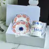 Taza de Café y Platillo de Porcelana Fina Estilo Europeo Transfronterizo Taza de Cerámica D Hogar Patrón de Cuadrícula Simple Juego para el Hogar Taza para el Té de la Tarde