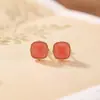 Yiluyin Aretes de Plata de Ley S925 Ágata Roja del Sur Cera de Abeja Estilo Chino Nuevo Cuadrado Geométrico Simple Aretes Elegantes