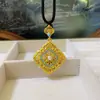 El Mismo Antiguo Arena Dorada Liufujia Perla Azul Hielo Cuatro en Uno Colgante Ruyi Conjunto de Joyería Grabada de Doble Capa para Mujer