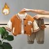 Traje con Forro de Felpa para Niños Invierno Engrosado 2025 Nuevo Estilo de Invierno Chaqueta de Béisbol Oso Bordado con Toalla Trendy para Niños Conjunto de Tres Piezas