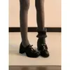 Sapatos femininos de couro com sola grossa e forro de fleece, nova coleção outono/inverno 2025, sapatos de algodão quentes e fofos, mocassins de salto grosso