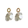 Pendientes de Borla de Concha Redonda Aguja de Plata Pendientes de Moda Joker para Vacaciones Lujo Ligero Sentido de Alta Gama Pendientes de Nicho Venta al por Mayor