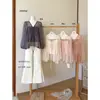 Conjunto Duas Peças Oficial de Blusa Manga Longa Decote V com Cadarço de Renda Plissada Early Autumn Perolado + Camisola 28666