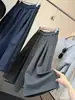 Pantalones casuales grises de pierna ancha cropped para mujer, nuevo estilo de otoño, cintura elástica con cordón, corte holgado, versátiles, con caída, pantalones de longitud media estilo japonés