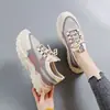 2026 Wanghong Primavera Nova Chegada Esportivos Femininos Casual Lona Leve Corrida Respirável Solado Macio Solado Grosso Sapatos de Pai