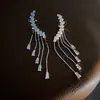Brincos Ear Cuff de Personalidade Exagerada Estilo Coreano com Borla Longa Integrada e Strass Brincos de Celebridade da Internet Estilo de Rua