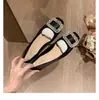 Versão em Couro de Vaca Strass Bico Quadrado Raso Estilo Francês Sapatos Femininos Prata Planos Salto Grosso Couro Genuíno Novo Estilo Primavera e Outono 2026