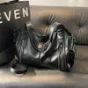 Bolso Vintage para Mujer Bolso Tote de Moda Versátil Remache Sentido de Alta Gama Gran Capacidad Hombro Portátil Axila Cruzado Viajero