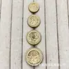 Botão Metálico Côncavo e Convexo Estilo Retrô Botão para Terno Casaco de Lã Tricotado Botão Simples Versátil Decorativo Botão Costurado à Mão