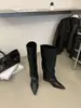 Botas de salto bloco bico fino estilo coreano para mulheres, novo modelo 2026, camurça, emagrecedoras, que aumentam a altura, estilo britânico, panturrilha larga, salto grosso, botas de montaria
