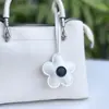 Nova Série Miu Pingente de Bolsa Flor de Couro PU Ornamento Chaveiro Flor Charme Flor Pequena Pingente de Couro