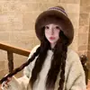 Bonito Sombrero de Peluche para Mujer en Invierno con Forro de Lana, Sombrero de Lana Tejido Engrosado, Protección para los Oídos, Cálido, Peludo, Sombrero Lei Feng del Noreste
