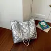 2026 Bolsas para Mujer de Nicho Gran Capacidad Bolso Tote para Hombro Bolso Cruzado de Hombro Único Otoño/Invierno Bolso para Viajar con Aspecto de Alta Gama