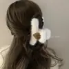 Presilha de Coração de Pelúcia Extra Grande Outono e Inverno Parte de Trás da Cabeça Presilha de Cabelo Peluda de Alta Qualidade Presilha Elegante de Tubarão Acessório de Cabeça para Mulheres