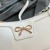 Elegante Bolso de Hombro con Decoración de Lazo Metálico - Bolso de Axila Negro Elegante de Piel Sintética para Ropa de Trabajo y Casual