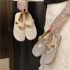 Sandálias Femininas de Malha Vazada Respiráveis com Biqueira Fechada 2026 Novo Estilo de Verão Sola Macia Moda para Exterior Tamancos para Mulheres