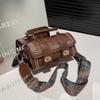 Bolso Popular de Este Año Bolso Bandolera Ancho Retro de Verano Nuevo para Mujer 2025 Bolso Boston Sencillo Ins Portátil