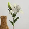 Flores de Lirio Simuladas 2 Cabezas Sala de Estar Dormitorio Arreglo Floral Decoración Arreglo de Flores Artificiales Adornos Plantas Verdes Simuladas Salón de Bodas Transfronterizo