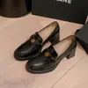 Mocasines Negros de Piel Suave con Tacón Alto de Camelia para Mujer, Estilo Nuevo, Estilo Británico, Zapatos sin Cordones de Piel Genuina con Suela Gruesa