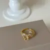 Anillo Metálico Abierto de Zirconia con Forma de Lazo de Gama Alta para Mujer, Lujo Ligero, Textura Única, Anillo Elegante y Versátil