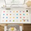Alfombrilla de escritorio calefactable con temática de dibujos animados para uso en la oficina, perfecta para el invierno, diseñada para estaciones de trabajo de mujeres, proporcionando calor para las manos y sirviendo como protector de escritorio, con un tamaño extragrande adecuado para teclados y ratones