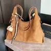 Bolso de gamuza para mujer, gran capacidad, nuevo 2025, vintage, versátil, de hombro, para llevar debajo del brazo, bolso tote para estudiantes universitarias, para clases