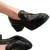2026 Nuevo Estilo Hebilla de Camelia Punta Redonda Sin Cordones Zapatos Mocasines de Tacón Grueso para Mujer, Zapatos de Cuero Estilo Británico, Zapatos de Tacón Alto Individuales para Mujer