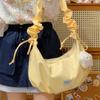 Bolsa Transversal de Grande Capacidade de Lona Vermelha com Cordão Estilo Bolinho para Trabalho e Deslocamento Feminino - Lançamento 2025