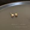 Aretes Cuadrados Brillantes de Zirconia para Mujer Agujeros en las Orejas Dormir Aretes Libres Lujo Ligero Sensación de Alta Gama Aretes Pequeños y Exquisitos