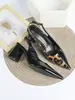 Sandálias Fechadas Marrons de Salto Grosso Estilo Europeu e Americano para Comércio Exterior Transfronteiriço, Bico Fino em Couro Macio, Sapatos de Salto Alto Abertos no Bico Estilo Retrô Francês