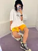 Camiseta Básica de Manga Corta con Cuello Redondo y Logotipo Slogan Invertido de Letra Flip de Gallery Dept
