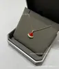 Collar Baojia de Ágata Negra Natural en Forma de Abanico Pequeño Versión de Alta Gama V-Gold con Chapado en Oro de 18 Quilates e Incrustaciones de Diamante, Cadena para Clavícula Finamente Tallada en CNC