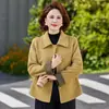Colección de otoño para mujeres de mediana edad: Nuevo abrigo de lana rojo elegante 2026, nuevo top adelgazante estilo chino para mujeres de mediana edad y mayores