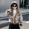 Jaqueta Infantil Outono Inverno 2026 Novo Estilo Meninos Acolchoada Espessada Suéter de Pelúcia Estilo Coreano Quente Acolchoada de Algodão Roupas de Inverno