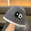 Gorro de punto para niños de otoño e invierno con borde de encaje, sombrero de lana estilo chile, sombrero tipo cubo para niñas, diseño floral pequeño, cálido, transfronterizo