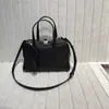 Bolso de Mano Pequeño Victoria de Venta Caliente Transfronteriza, Bolso Boston de Cuero de Vaca Moda Retro, Bolso Cruzado Versátil para el Día a Día