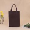 Bolsa de tela no tejida al por mayor de punto película en blanco Prensado en caliente bolso tridimensional plegable bolsa de embalaje de ropa se puede imprimir logo