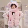 Conjunto de Gorro y Bufanda Todo en Uno para Niños Invierno Nuevo Cálido Felpa Kuromi Gorro con Protección para Orejas Guantes de Felpa para Niños y Niñas