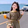 Conjunto de Moletom Listrado para Meninas Outono 2026 Novo Estilo Coreano Conjunto de Duas Peças Primavera e Outono para Meninas Mais Velhas