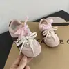 Zapatillas de Entrenamiento Transpirables de Malla para Niñas Estilo Alemán 2026 Verano Nuevas Zapatillas con Lazo para Niños Zapatos Casuales para Bebé con Suela Suave