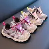 Sapatos versáteis para meninas para primavera e outono de 2026, novos tênis esportivos infantis, tênis macios de menina Kuromi, modernos para crianças mais velhas