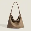 Bolsa de Axila com Design de Nicho para Mulheres 2025 Novo Modelo Bolsa Tote Transfronteiriça de Comércio Exterior Bolsa de Ombro Fashionável para o Dia a Dia Grande Capacidade