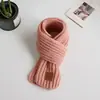Bufanda de Punto Gruesa y Cálida Estilo Coreano de Invierno para Niños y Niñas, Protección para el Cuello Infantil, Bufanda para el Cuello de Color Sólido a Prueba de Viento con Etiqueta de Cuero Venta al por Mayor